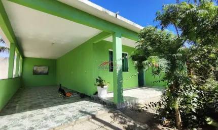 Casa à venda com 02 quartos a 800 metros da praia de Tucuns
