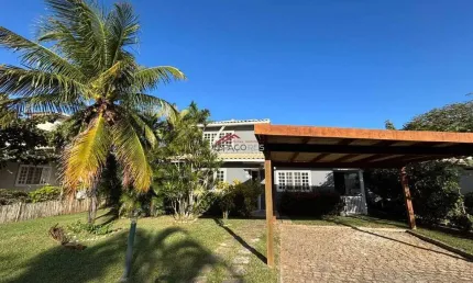 Casa com 4 quartos de locação anual dentro de condomínio em Manguinhos Buzios
