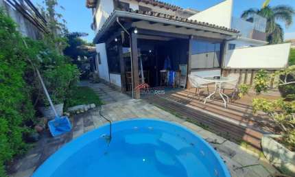 Casa à venda em condomínio com 03 quartos em Geribá