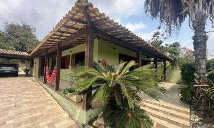 Casa em condomínio locação fixa 4 quartos no bairro Caravelas!