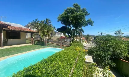 Casa independente à venda ,3 quartos no bairro Manguinhos !