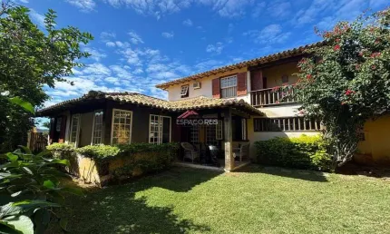 Casa de locação anual com 3 quartos dentro de condomínio na ferradura em buzios