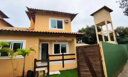 Casa para locação anual com 04 quartos a 100 metros da praia na rasa