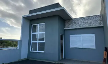 Casa à venda no centro de Imbé, em ótima localização