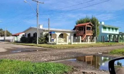 Casa com 3 quartos à venda em Rainha do Mar, Xangri-Lá , 130 m2 por R$ 1.060.000