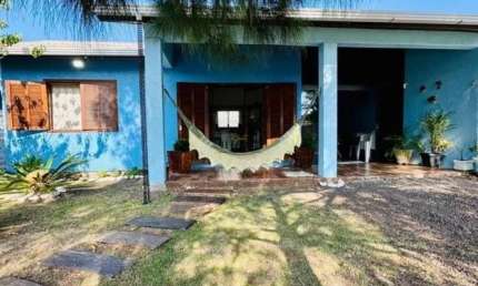 Casa com 2 quartos à venda em Rainha do Mar, Xangri-Lá , 100 m2 por R$ 425.000