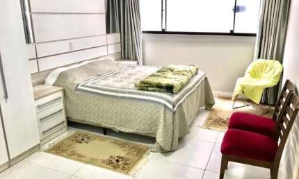 APARTAMENTO COM 2 DORMITÓRIOS,SENDO 1 SUÍTE, MOBILIADO !
