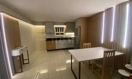 CASA COM 2 DORMITÓRIOS, 1 SUÍTE, SEMI-MOB, GARAGEM FECHADA!