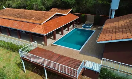 EXCELENTE CHÁCARA DE 3.000 M²/ CASA SEDE/ PISCINA/ ESPAÇO GOURMET À VENDA EM BRAGANÇA PAULISTA