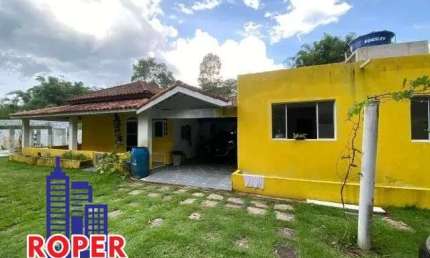 LINDA CHÁCARA DE 3.000 M²/ CASA SEDE/ PISCINA/ LAGOS E ESPAÇO GOURMET À VENDA EM SANTA ISABEL