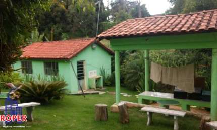 EXCELENTE CHÁCARA COM ESCRITURA DE 1.500 M²/ CASA SEDE/PISCINA/ESPAÇO GOURMET À VENDA EM SANTA ISABEL