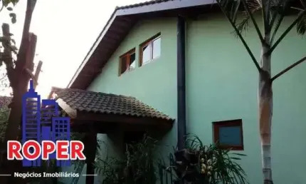 EXCELENTE CASA COM 3 DORMITÓRIOS/3 VAGAS/ PISCINA/ ÁREA GOURMET À VENDA EM ATIBAIA