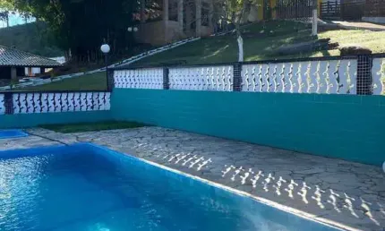 LINDA CHÁCARA COM ESCRITURA DE 8.800 M²/ CASA SEDE/ÁREA GOURMET/LAGO E PISCINA À VENDA NO MONTE NEGRO, SANTA ISABEL