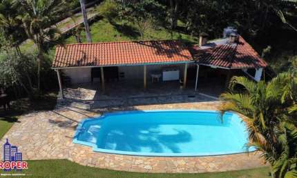 EXCELENTE CHÁCARA DE 5.000 M²/ CASA SEDE/ PISCINA/ LAGO/ ÁREA GOURMET À VENDA EM ARUJÁ, SÃO PAULO