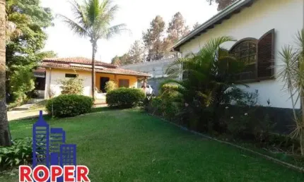 EXCELENTE CHÁCARA DOS SONHOS DE 6.065 M²/3 CASAS/PISCINA/LAGO/ ÁREA GOURMET À VENDA EM ATIBAIA