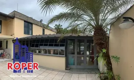 Linda casa de alto padrão com 480 m² área construída à venda no centro de ubatuba.
