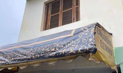 CASA ASSOBRADADA COM EDÍCULA E SALÃO COMERCIAL À VENDA EM TERRENO DE 200 M² NA VILA CARRÃO!