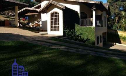 Linda Casa  com 4 Dormitórios/ 2 Vagas/ Espaço Gourmet à Venda em Mairiporã, São Paulo