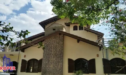 EXCELENTE CASA DE ALTO PADRÃO DE 490 M²/5 DORMITÓRIOS/3 VAGAS À VENDA EM ATIBAIA POR R$ 970.000,00