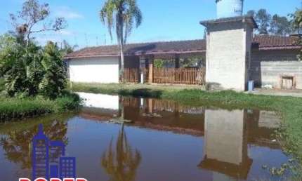 EXCELENTE CHÁCARA DE 4.700 M²/LAGO/CASA SEDE E ESPAÇO GOURMET Á VENDA EM EMBU GUAÇU