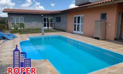EXCELENTE CHÁCARA COM 1.642 M²/CASA SEDE/PISCINA/ESPAÇO GOURMET À VENDA EM CONDOMÍNIO DE CHÁCARAS EM PIRACAIA