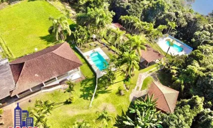 EXCELENTE SITIO DE 36.000 M²/4 CASAS/RANCHO GOURMET/PISCINA E REPRESA À VENDA EM JUQUITIBA