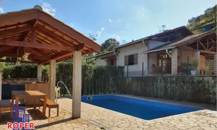 EXCELENTE SITIO COM ESCRITURA DE 24.000 M²/CASA SEDE/LAGO /PISCINA/RANCHO GOURMET À VENDA EM IGARATA