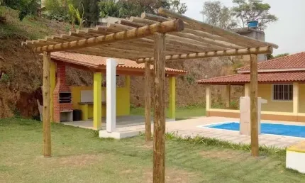 Excelente chácara de 1000 m²/casa sede/ área gourmet/piscina à venda em nazare paulista