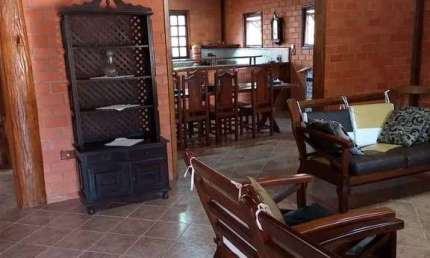 LINDA CHÁCARA DE 2.530 M²/CASA SEDE/PISCINA/ÁREA GOURMET À VENDA OU LOCAÇÃO EM SANTA ISABEL