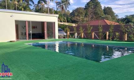 EXCELENTE CHÁCARA COM ESCRITURA DE 2.100 M²/CASA SEDE/LAGO/PISCINA/ÁREA GOURMET À VENDA EM CAMPO LIMPO PAULISTA