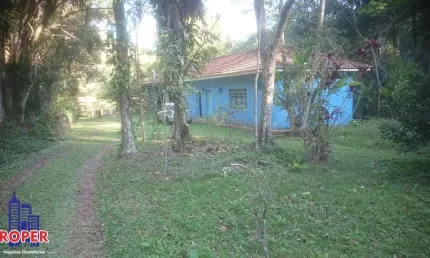 Excelente sitio de 170.000 m²/casa sede/área gourmet/lago com nascente à venda em nazare paulista