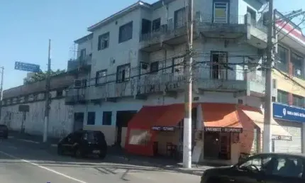 Edificio de três andares com 375 m² área construída e 125 m² terreno  à venda no tatuapé, frente o metrô carrão