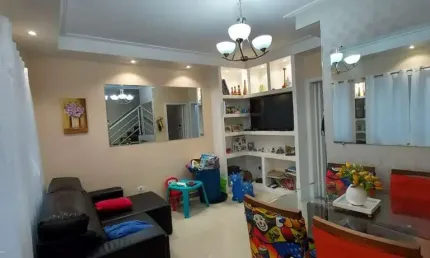 LINDO SOBRADO MOBILIADO DE 70m² EM CONDOMÍNIO FECHADO, PRÓXIMO AS PRINCIPAIS AVENIDAS DA REGIÃO (ANHAIA MELLO, DO ESTADO E ZELINA)