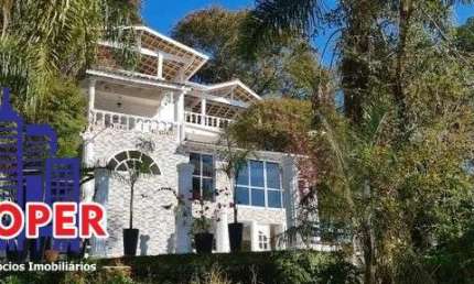 LINDA CASA DE 500 M²/4 SUITES/ESPAÇO GOURMET/PISCINA À VENDA NO CONDOMÍNIO ALPES DA CANTAREIRA, MAIRIPORÃ
