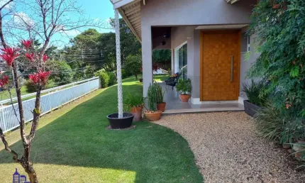 Linda casa térrea com 3 suites/ área gourmet/4 vagas à venda no condominio parque das graças i em atibaia