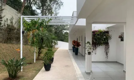 Casa terrea 4 suites/piscina/14 vagas à venda condomínio hills 1 arujá