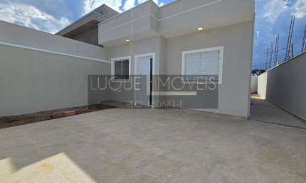 Casa com 2 quartos à venda na Chácara Alvorada, Indaiatuba  por R$ 470.000