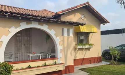 VENDO UMA EXCELENTE CASA NA PRAIA DO GAVIÃO EM ARARUAMA COM 2 QUARTOS