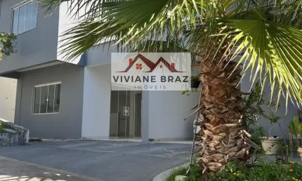 VENDO CASA DE TRES QUARTOS DENTRO DE CONDOMINIO EM SAQUAREMA