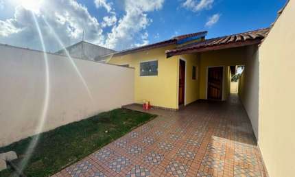 Casa Pronta para Morar com 2 Dormitórios em Peruíbe - Aceita Financiamento  - R$220.000,00