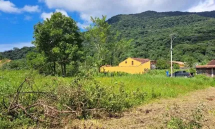 Terreno com escritura e liberação ambiental em Peruíbe.