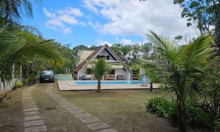 Chácara com piscina, 3 quartos e churrasqueira em Itanhaém.