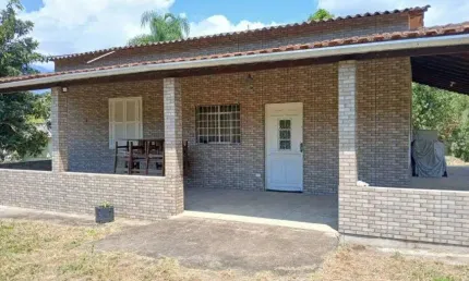 Chácara com 2 quartos e espaço para piscina em itariri.