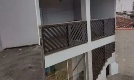 Casa na praia com 6 quartos, piscina e jardim em Itanhaém.