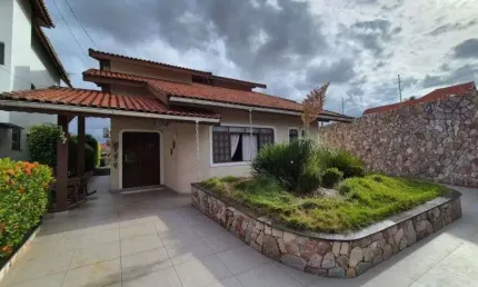 Casa à venda no condomínio Bougainville ll - R$ 2.800.000,00.
