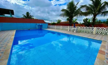 Chácara com 6 quartos, piscina e área gourmet em Itanhaém.