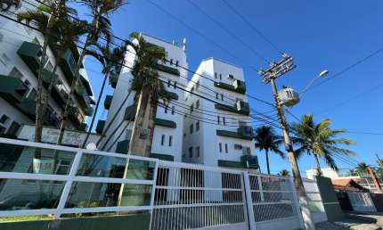 Apartamento à 100m do mar com 4 quartos em Peruíbe.