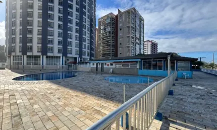 Apartamento frente mar com piscina e 2 quartos em Itanhaém.
