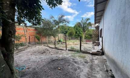 Chácara com 2 quartos e espaço para piscina em Itanhaém.