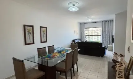 Apartamento na praia com 2 quartos e área gourmet em Praia Grande.